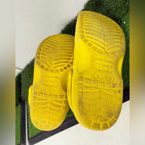 Yellow crocs - Picture 5 of 5